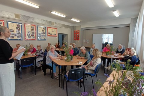 Warsztaty zielarskie dla seniorów -„Kwiaty, które karmią i leczą”