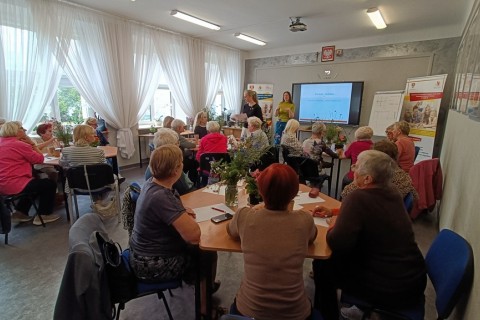 Warsztaty zielarskie dla seniorów -„Kwiaty, które karmią i leczą”