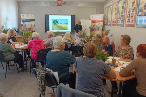 Warsztaty zielarskie dla seniorów -„Kwiaty, które karmią i leczą”