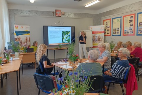 Warsztaty zielarskie dla seniorów -„Kwiaty, które karmią i leczą”