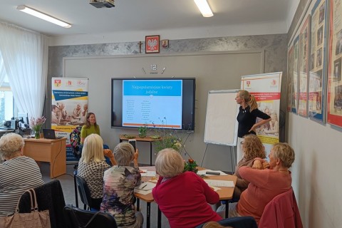 Warsztaty zielarskie dla seniorów -„Kwiaty, które karmią i leczą”