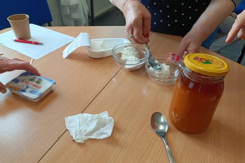 Warsztaty zielarskie dla seniorów -„Kwiaty, które karmią i leczą”