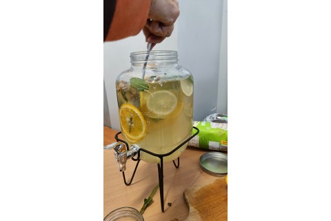 Warsztaty zielarskie dla seniorów -„Kwiaty, które karmią i leczą”