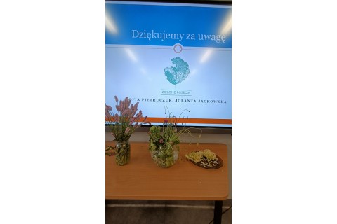 Warsztaty zielarskie dla seniorów -„Kwiaty, które karmią i leczą”