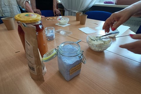 Warsztaty zielarskie dla seniorów -„Kwiaty, które karmią i leczą”