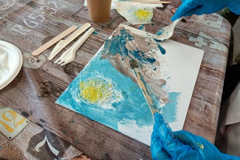 Warsztaty malarstwa dla seniorów - obrazy strukturalne