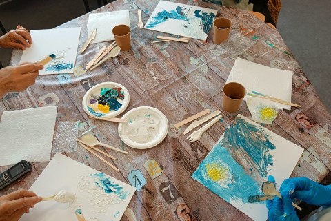 Warsztaty malarstwa dla seniorów - obrazy strukturalne