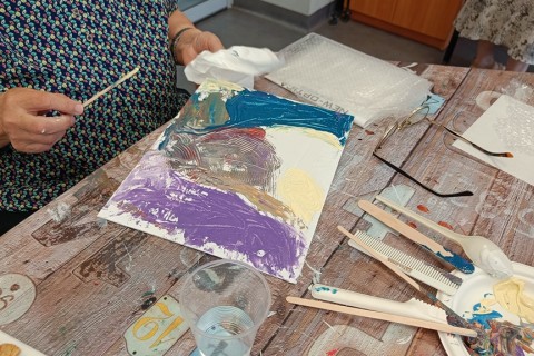 Warsztaty malarstwa dla seniorów - obrazy strukturalne