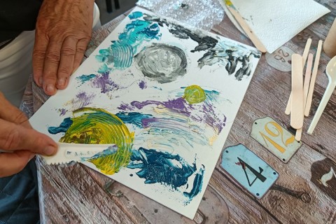 Warsztaty malarstwa dla seniorów - obrazy strukturalne