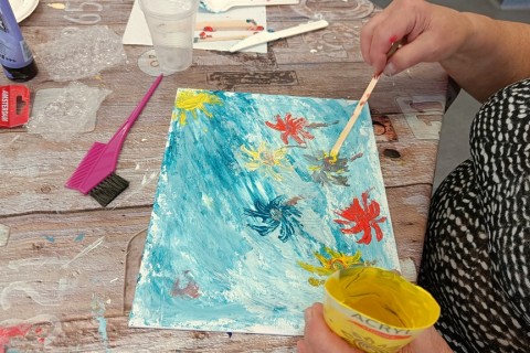 Warsztaty malarstwa dla seniorów - obrazy strukturalne