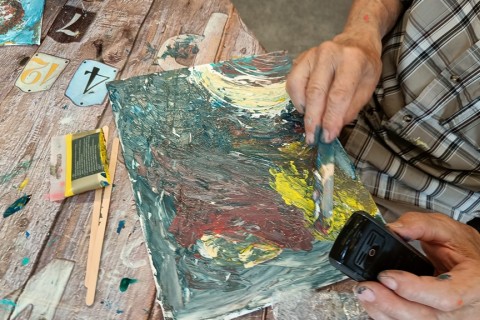 Warsztaty malarstwa dla seniorów - obrazy strukturalne