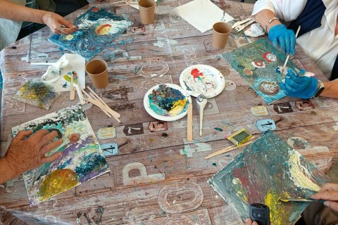 Warsztaty malarstwa dla seniorów - obrazy strukturalne