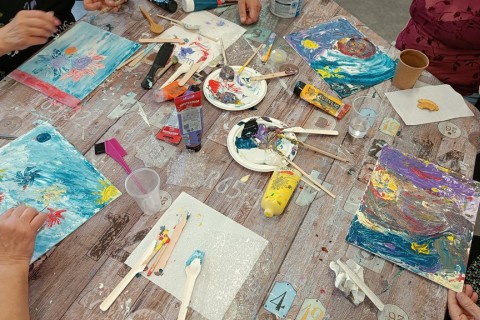 Warsztaty malarstwa dla seniorów - obrazy strukturalne