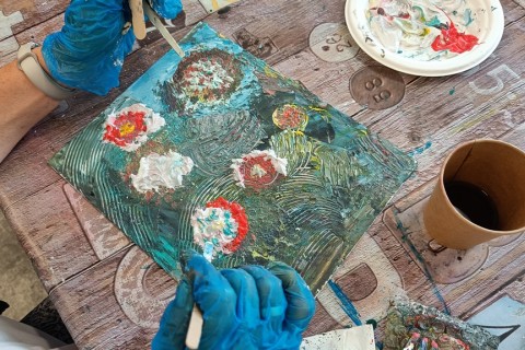 Warsztaty malarstwa dla seniorów - obrazy strukturalne