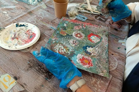 Warsztaty malarstwa dla seniorów - obrazy strukturalne