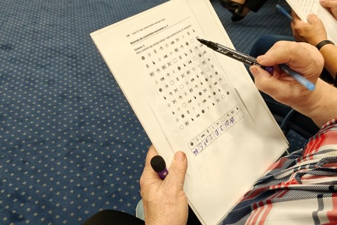 Trening pamięci i koncentracji seniorów na wesoło