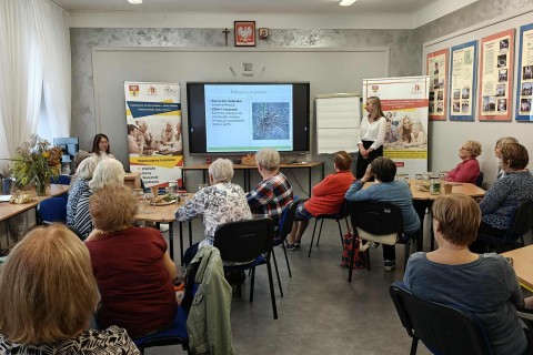 Warsztaty zielarskie dla seniorów - Korzenie, czyli tajemnica podziemnego świata