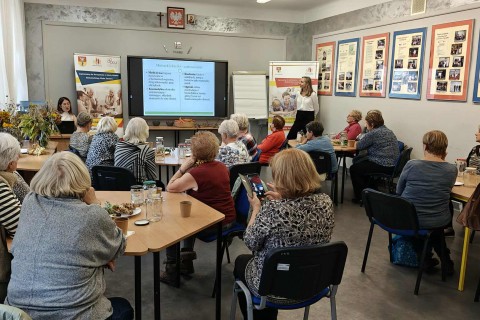 Warsztaty zielarskie dla seniorów - Korzenie, czyli tajemnica podziemnego świata