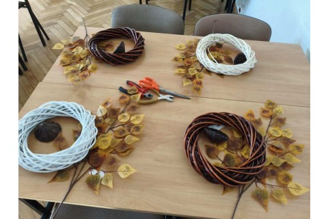 Warsztaty dla seniorów - Jesienne wianki