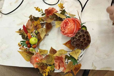 Warsztaty dla seniorów - Jesienne wianki