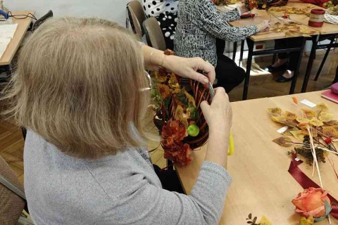 Warsztaty dla seniorów - Jesienne wianki