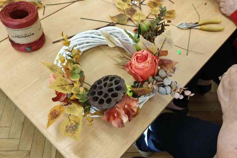Warsztaty dla seniorów - Jesienne wianki