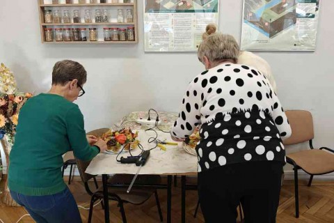 Warsztaty dla seniorów - Jesienne wianki