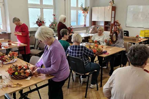 Warsztaty dla seniorów - Jesienne wianki