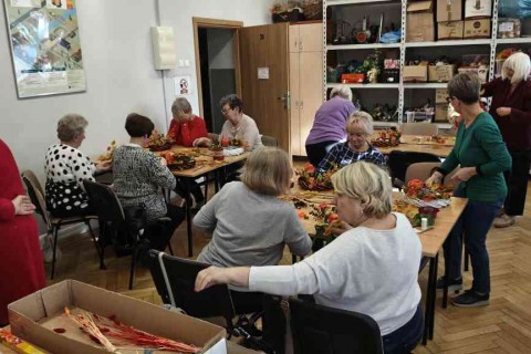 Warsztaty dla seniorów - Jesienne wianki