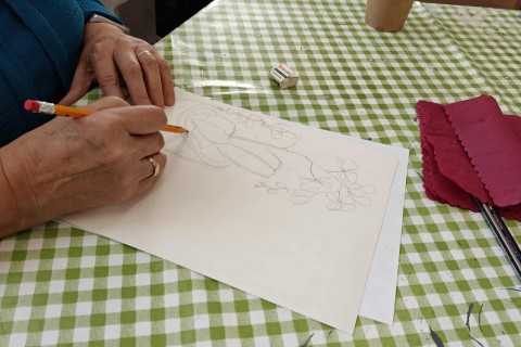 Warsztaty malarstwa dla seniorów - martwa natura ołówkiem