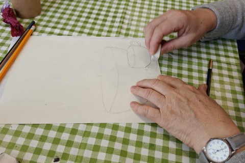 Warsztaty malarstwa dla seniorów - martwa natura ołówkiem