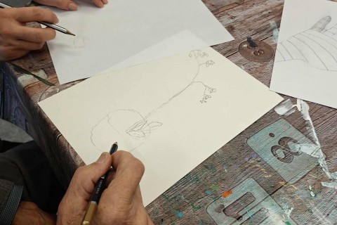 Warsztaty malarstwa dla seniorów - martwa natura ołówkiem