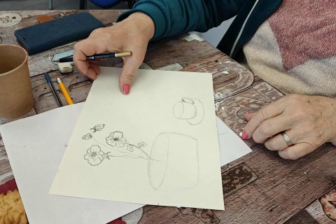 Warsztaty malarstwa dla seniorów - martwa natura ołówkiem