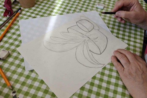 Warsztaty malarstwa dla seniorów - martwa natura ołówkiem