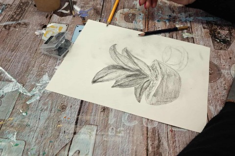 Warsztaty malarstwa dla seniorów - martwa natura ołówkiem