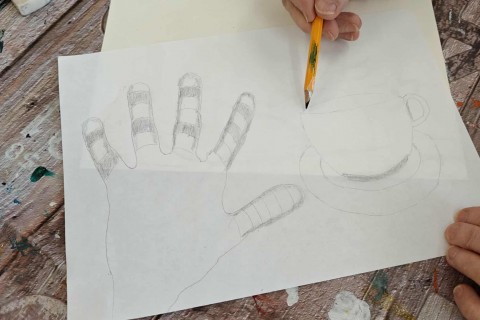 Warsztaty malarstwa dla seniorów - martwa natura ołówkiem