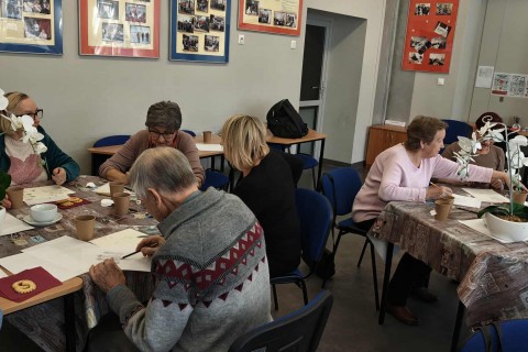 Warsztaty malarstwa dla seniorów - martwa natura ołówkiem