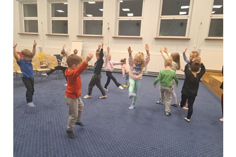 Zajęcia umuzykalniające dla rodziców z dziećmi w wieku 2-3 lata