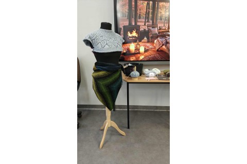 Warsztaty robienia na drutach dla seniorów