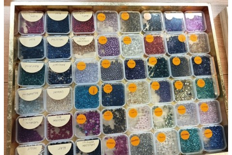 Warsztaty tworzenia biżuterii - broszka w technice haftu koralikowego