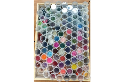 Warsztaty tworzenia biżuterii - broszka w technice haftu koralikowego