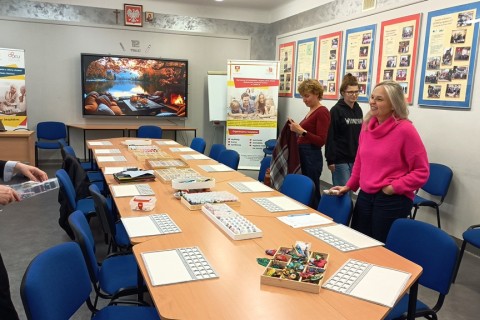 Warsztaty tworzenia biżuterii - broszka w technice haftu koralikowego