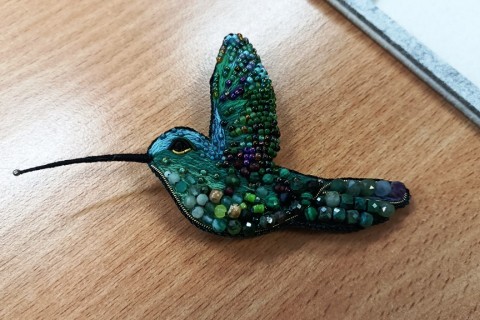 Warsztaty tworzenia biżuterii - broszka w technice haftu koralikowego