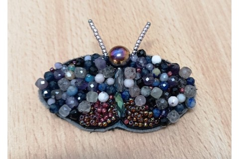 Warsztaty tworzenia biżuterii - broszka w technice haftu koralikowego