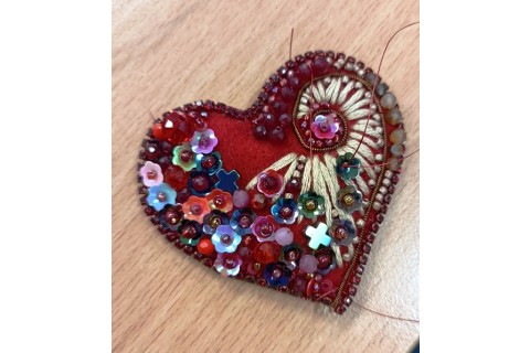 Warsztaty tworzenia biżuterii - broszka w technice haftu koralikowego