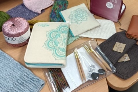 Warsztaty robienia na drutach dla początkujących