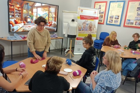 Warsztaty robienia na drutach dla początkujących
