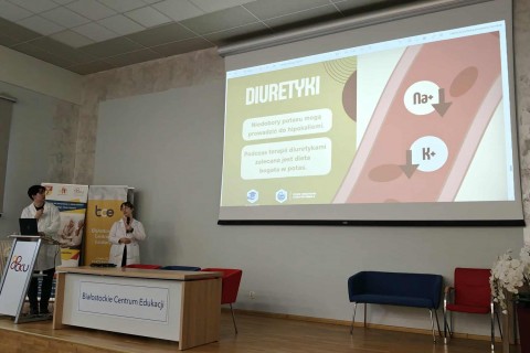 Prelekcja „Farmacja na talerzu - o interakcjach leków z żywnością”