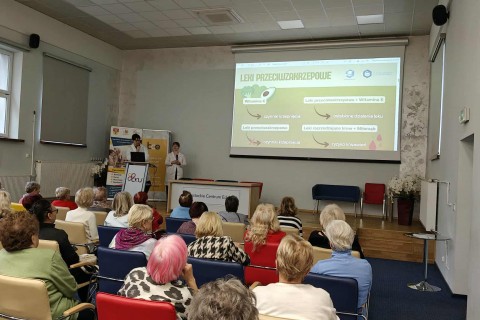 Prelekcja „Farmacja na talerzu - o interakcjach leków z żywnością”