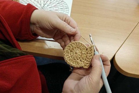 Warsztaty szydełkowania dla seniorów